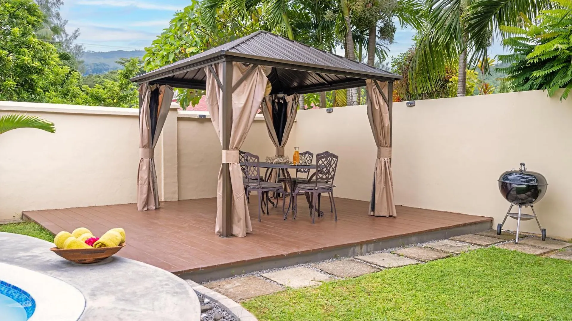 Creole Breeze Self Catering Apartments Anse Boileau