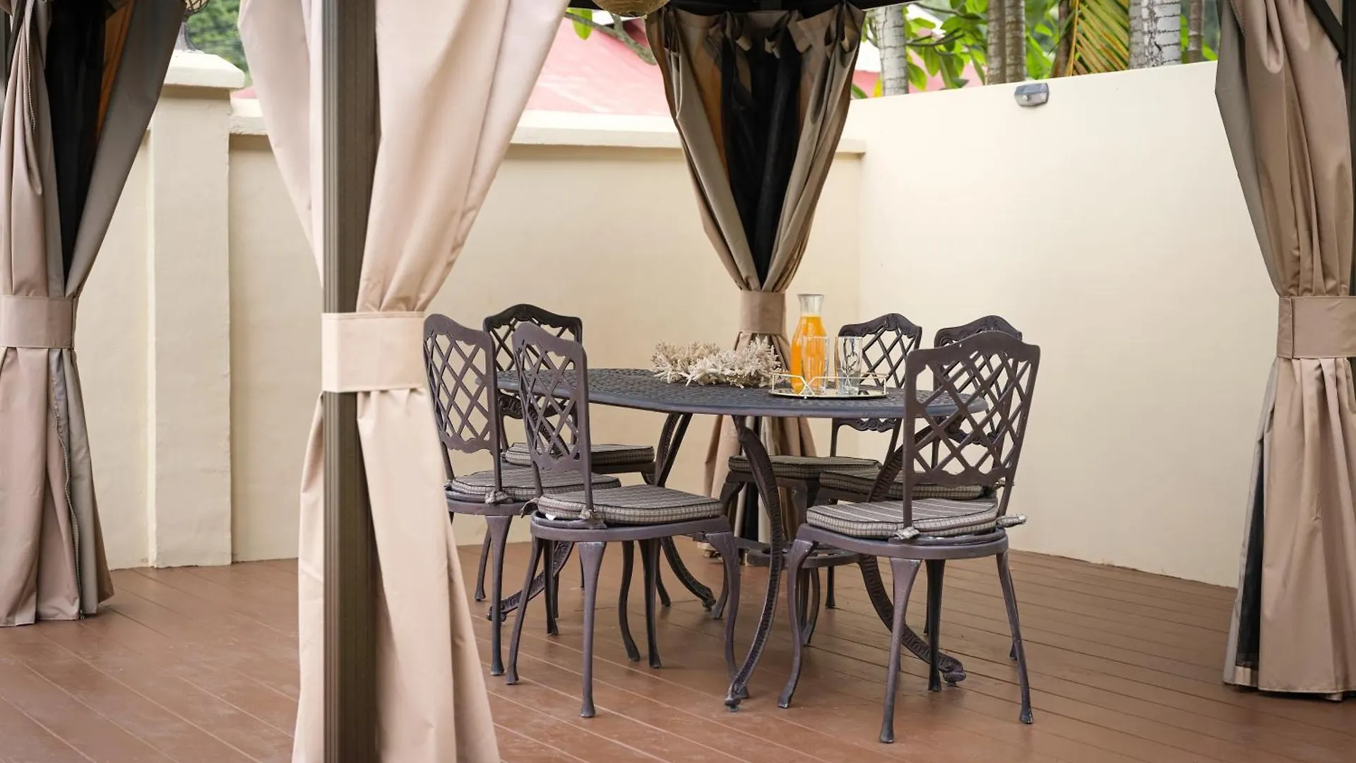 Creole Breeze Self Catering Apartments Anse Boileau Seychellen