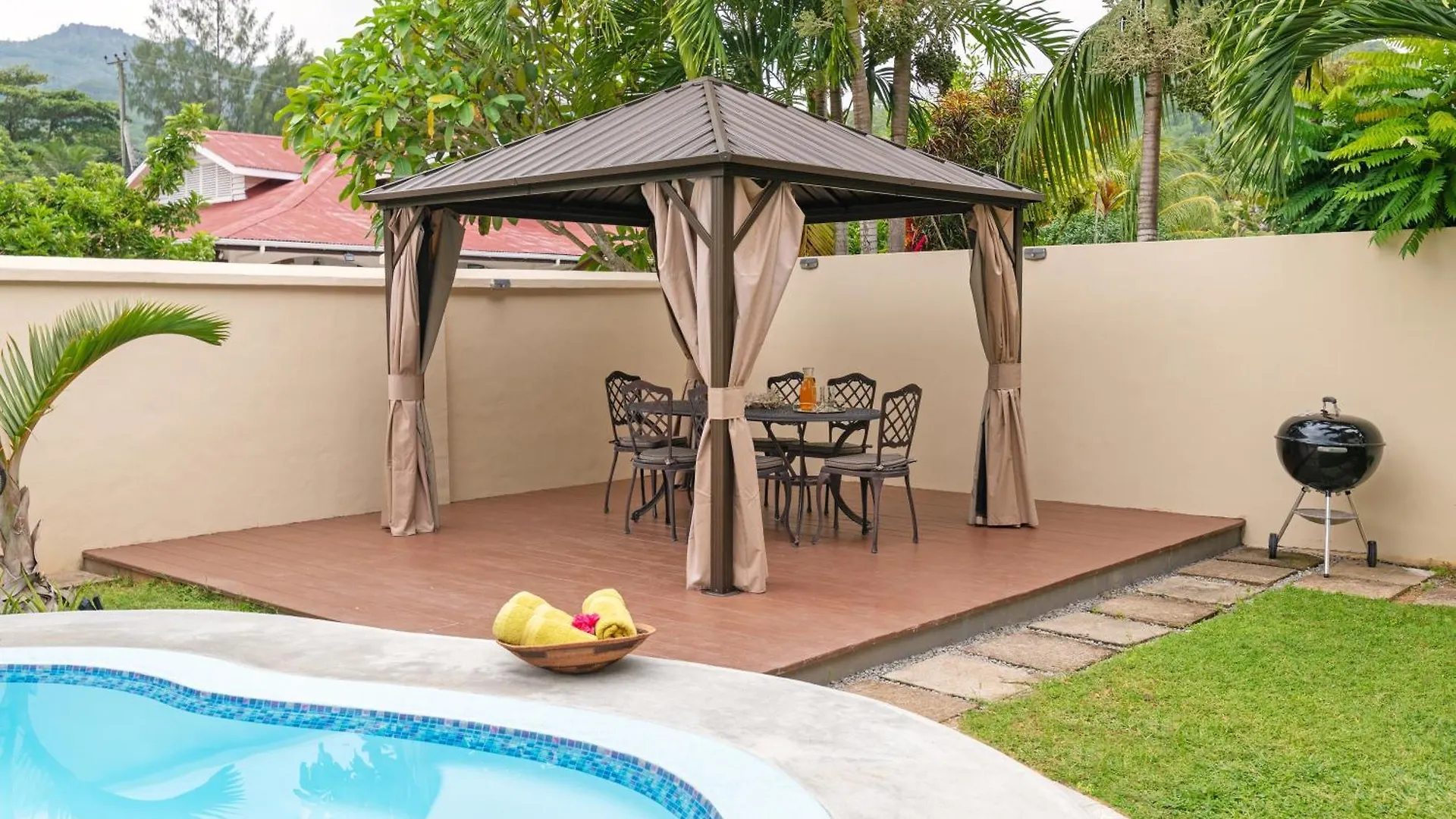 Creole Breeze Self Catering Apartments Anse Boileau Seychellen