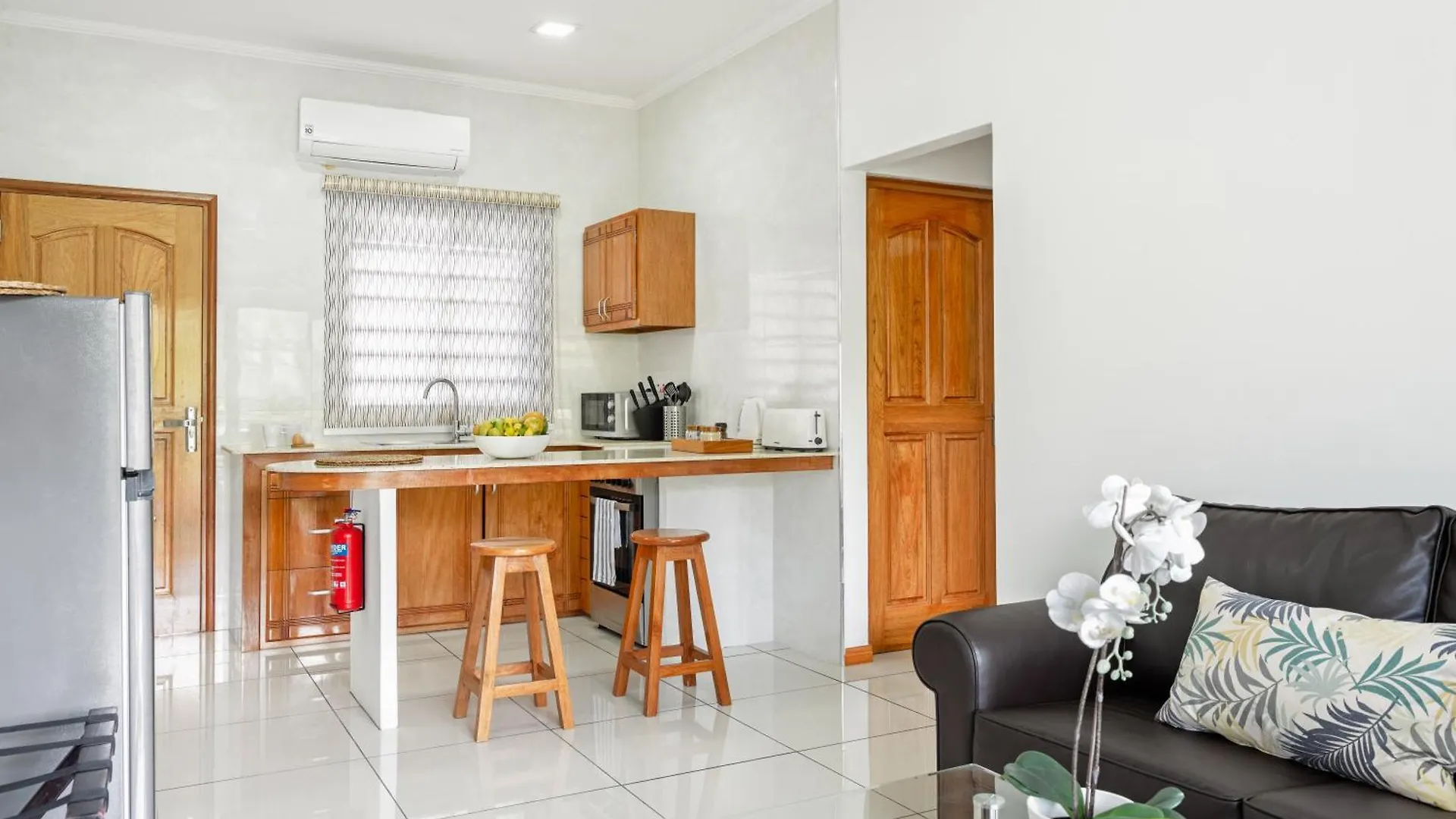 Creole Breeze Self Catering Apartments Anse Boileau